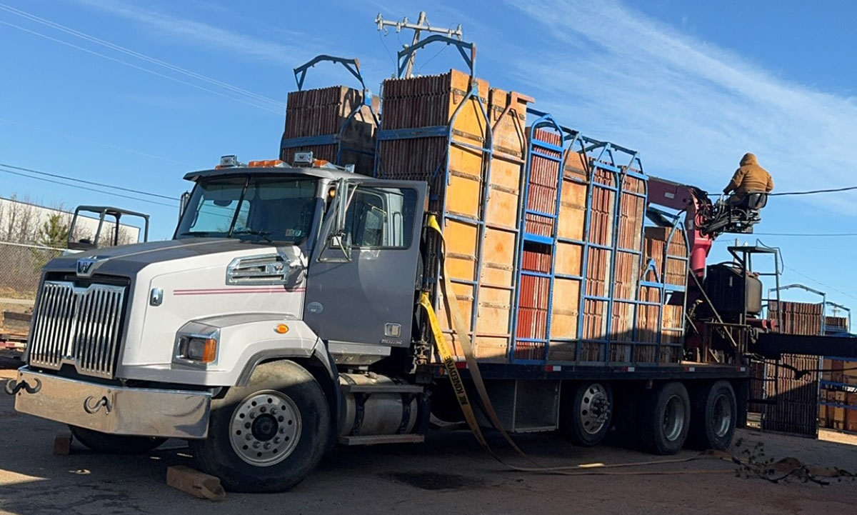 1 -- Atlas 300 Western Star 4700 (2015)